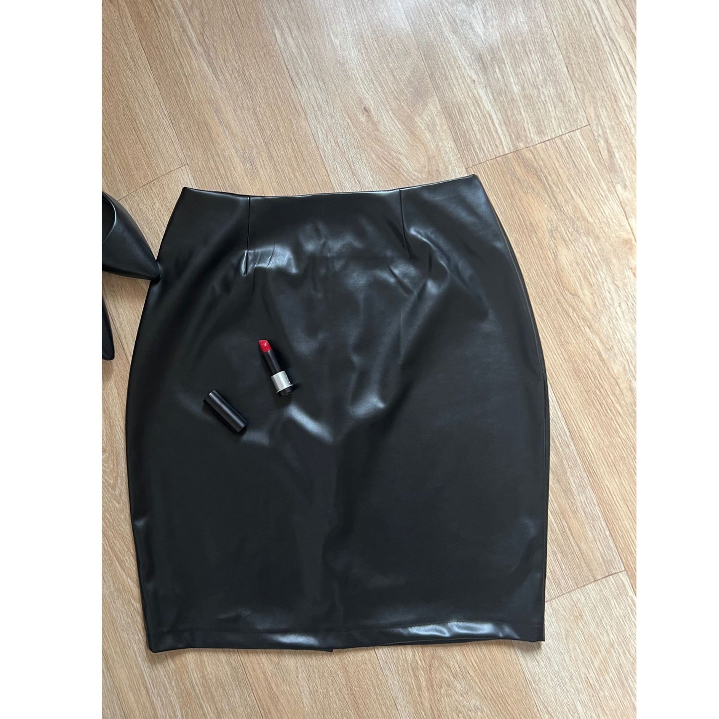 leather short skirt